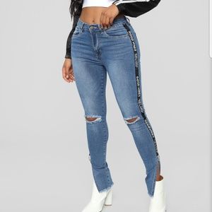 NWT Fashion Nova Jeans Medium Blue Wash